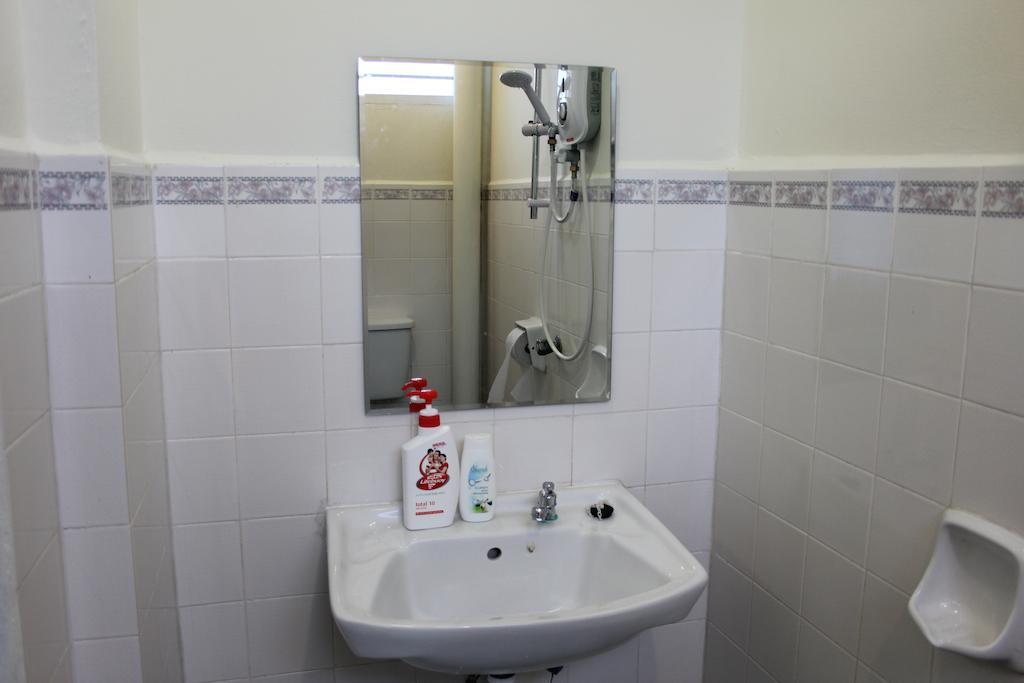 H&A Guest House Malacca Szoba fotó